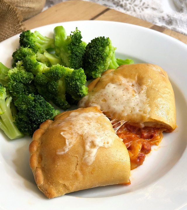 Pepperoni & Cheese Pizza Calzone - 12 PepperonpCheesePizzaCalzone T08 c