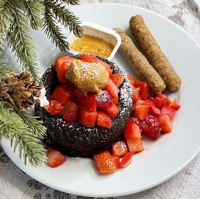 Chocolate Muffin Bowl Topped with Strawberries - 24 ChocolateMuffinBowlToppedStrawberries T15 c